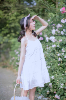 美女扒开尿口让男人桶
